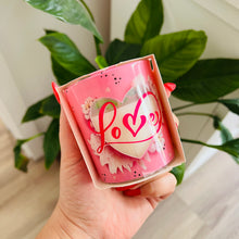 Laden Sie das Bild in den Galerie-Viewer, Duftkerze "Love Letter" mit Motivglas inkl. MwSt. zzgl. Versand