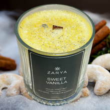 Laden Sie das Bild in den Galerie-Viewer, Weihnachtskerze "Sweet Vanilla" inkl. MwSt. zzgl. Versand