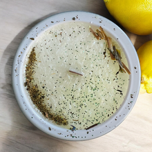 Laden Sie das Bild in den Galerie-Viewer, Wellnesskerze "Verbena Lemongrass" inkl. MwSt. zzgl. Versand