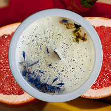 Laden Sie das Bild in den Galerie-Viewer, Wellnesskerze "White Grapefruit" inkl. MwSt. zzgl. Versand