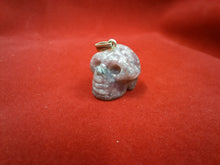 Laden Sie das Bild in den Galerie-Viewer, Mini-Kristallschädel Anti-Stress (Lilac Stone) inkl. MwSt zzgl. Versand