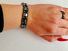 Laden Sie das Bild in den Galerie-Viewer, Hämatit Powerarmband inkl. MwSt zzgl. Versand