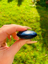 Laden Sie das Bild in den Galerie-Viewer, Handschmeichler "Blume des Lebens", blau inkl. MwSt zzgl. Versand
