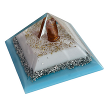 Laden Sie das Bild in den Galerie-Viewer, Orgonit Pyramide "Goal Getter" inkl. MwSt zzgl. Versand