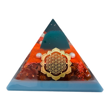 Laden Sie das Bild in den Galerie-Viewer, Orgonit Pyramide "Pearl of Love" inkl. MwSt zzgl. Versand